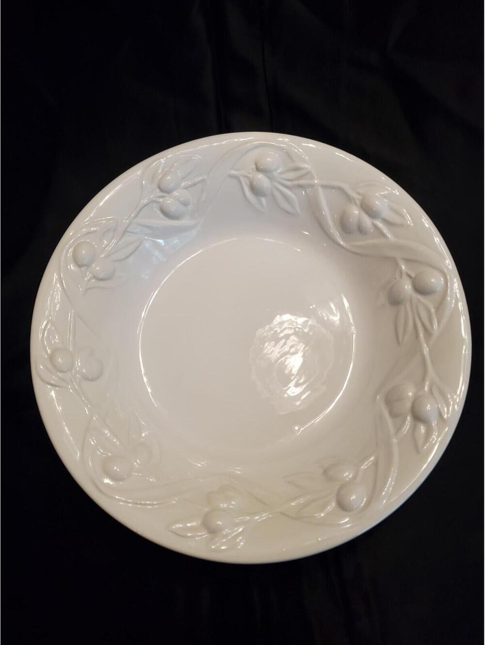 Williams-Sonoma Ipatrizi Large White Pasta Serving Bowl Olive Harvest Collection